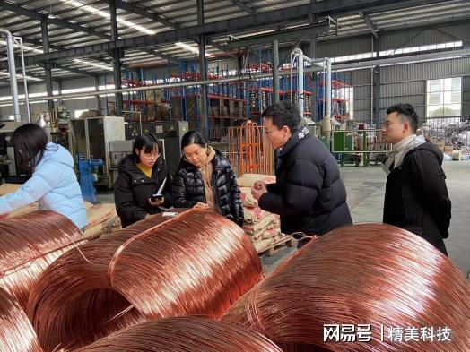 安莱特集团:热烈欢迎大邑县宣传部彭部长一行莅临工厂参观考察!