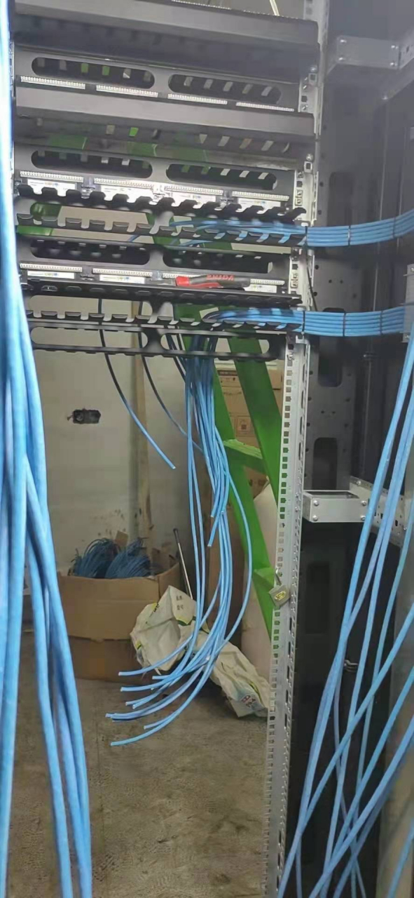 综合布线系统施工图片,简直就是艺术品,你觉得,你可以做出来吗?